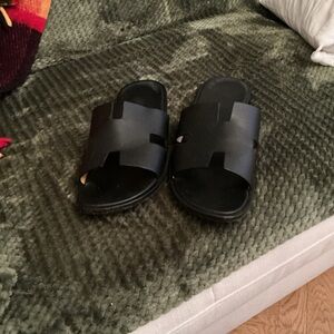 Hermes Men's Black Slip-On Sandals Eu41,5 US 9 true to size